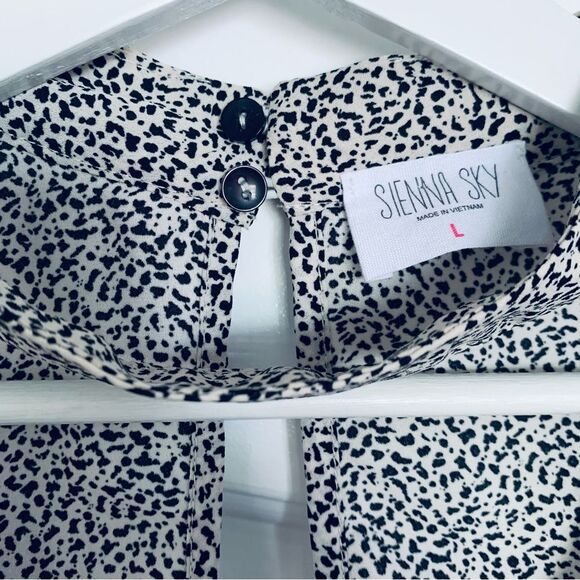 Sienna Sky Leopard Print Satin/Silk Cropped Blouse | Size: L - Picture 4 of 8